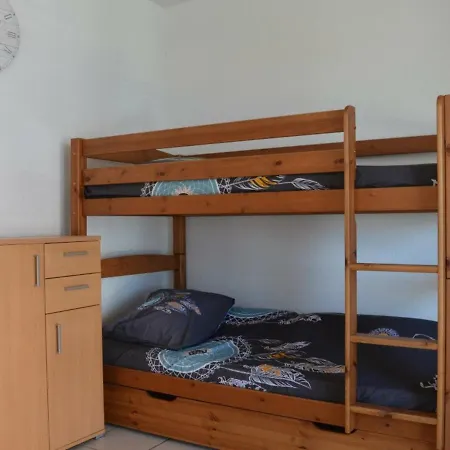 Apartment Climatise Avec Balcon Et Parking, A Deux Pas De La - Fr-1-225d-125 *
