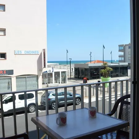 Apartment Climatise Avec Balcon Et Parking, A Deux Pas De La - Fr-1-225d-125 *